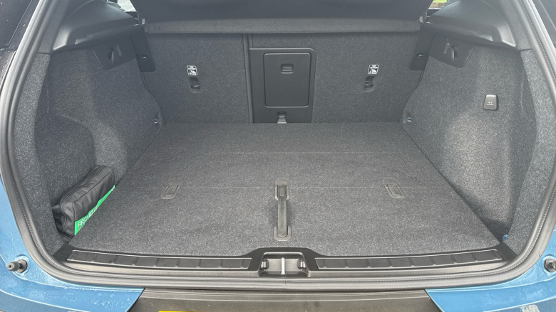 Volvo XC40 2.0 B3P Ultra Dark 5dr Auto Petrol Estate